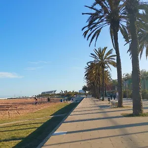 Duplex / Beach 3min/ Bcn Center 10min/tren 2min Sant Adrià de Besòs