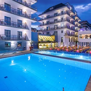 4* Szálloda Alhambra